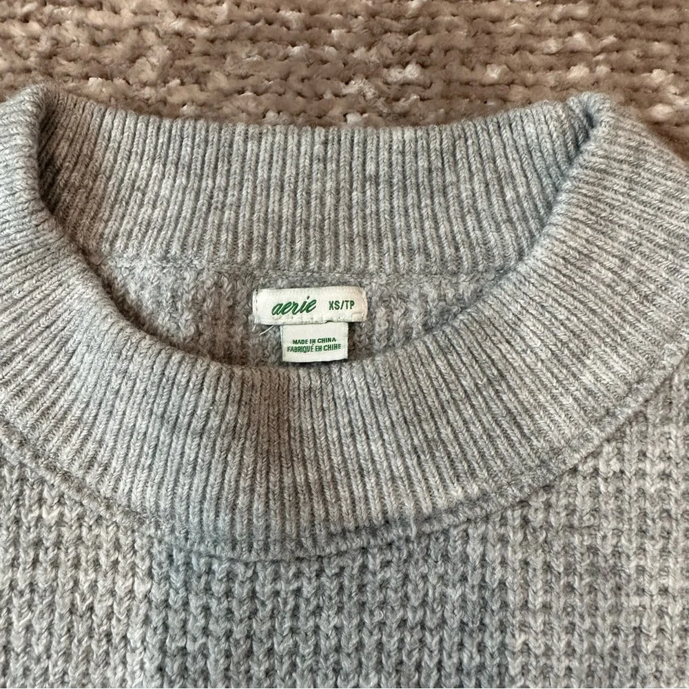 Aerie Grey Waffle Knit Crew Neck Pullover Sweater